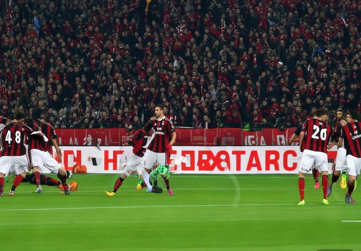 2012欧冠经典对决：AC米兰vs巴塞罗那四分之一决赛回顾(图1)